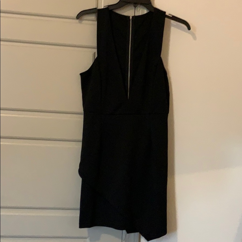 V cut, zippered back mini